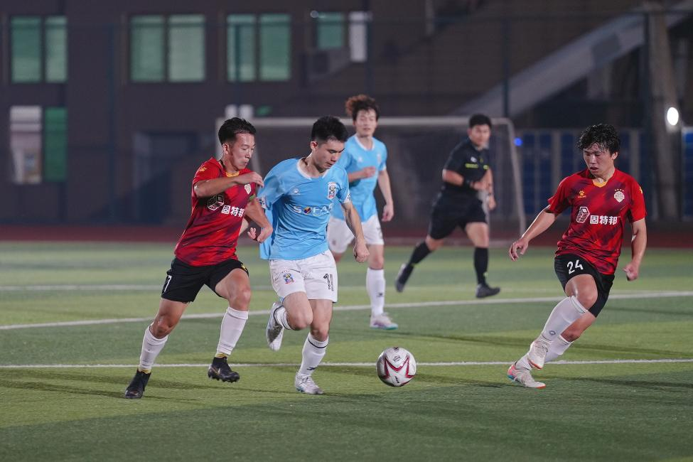 固特留胜出,法国足球联赛运动精彩再现 固特留胜出,法国足球联赛运动精彩再现