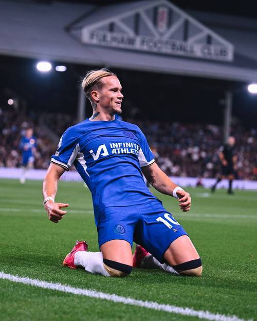 斯托克城主场奋力争胜，锋线进攻无功