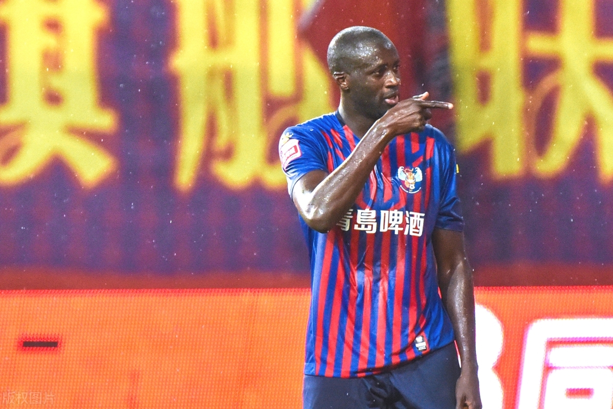 热议足球联赛外援政策调整,强队实力碾压施压弱队 热议足球联赛外援政策调整,强队实力碾压施压弱队