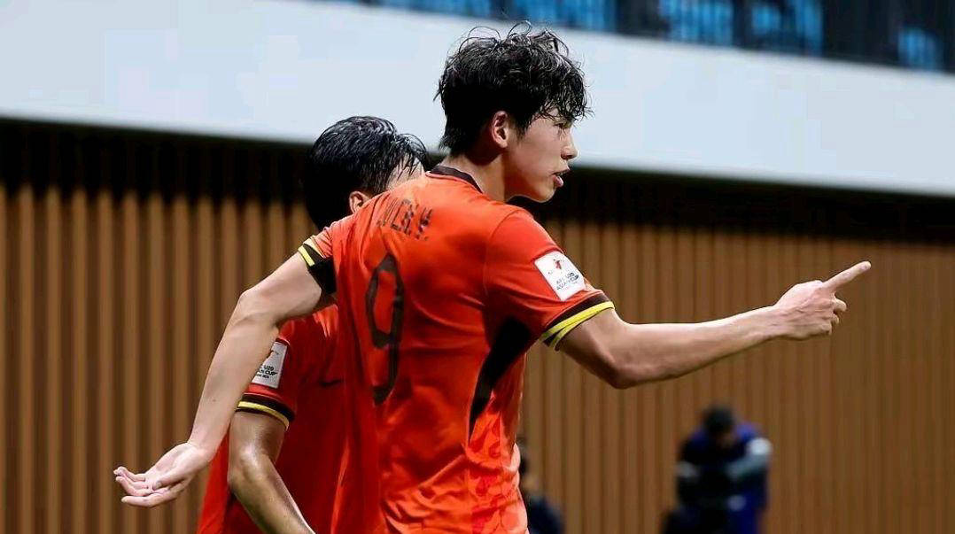 英国威廉希尔-澳大利亚队积极拼搏，战胜对手