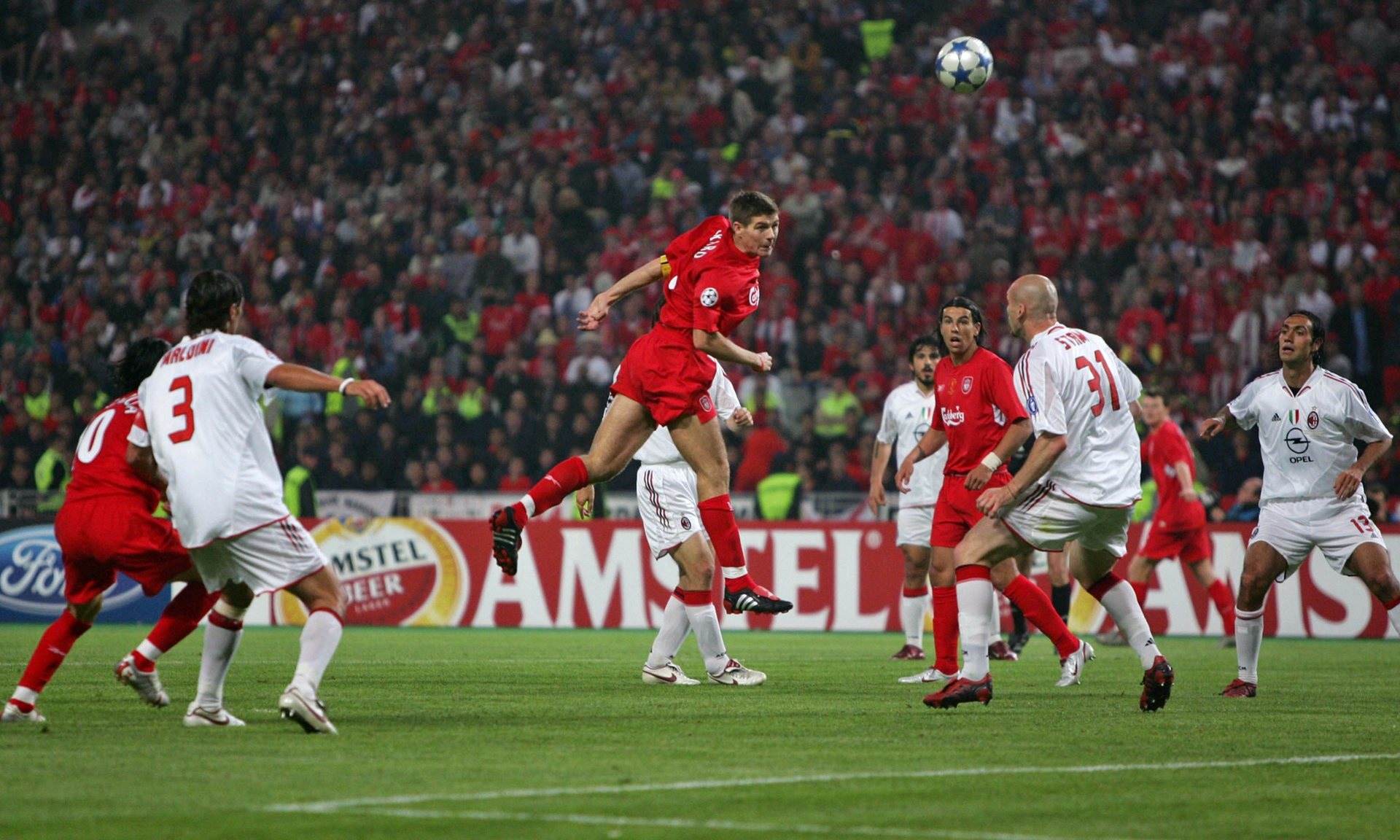 欧洲足球比赛的精彩瞬间令人惊叹 欧洲足球比赛的精彩瞬间令人惊叹