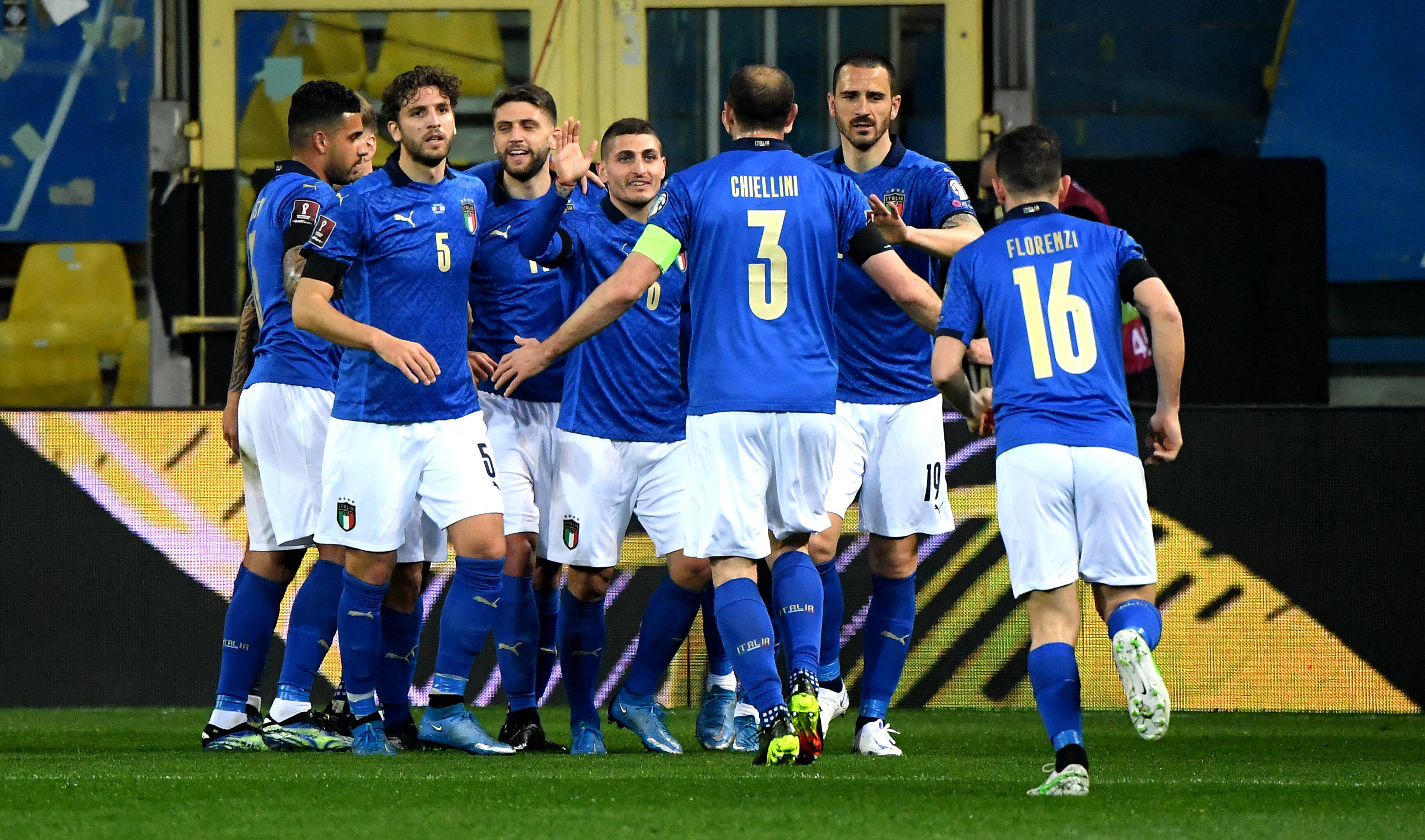 球员在比赛中展现出了出色的团队合作精神 球员在比赛中展现出了出色的团队合作精神