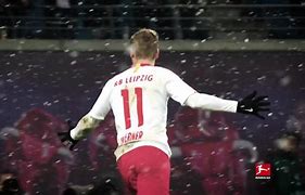 奥林匹亚克斯队稳固后防,雕立胜利基石 奥林匹亚克斯队稳固后防,雕立胜利基石