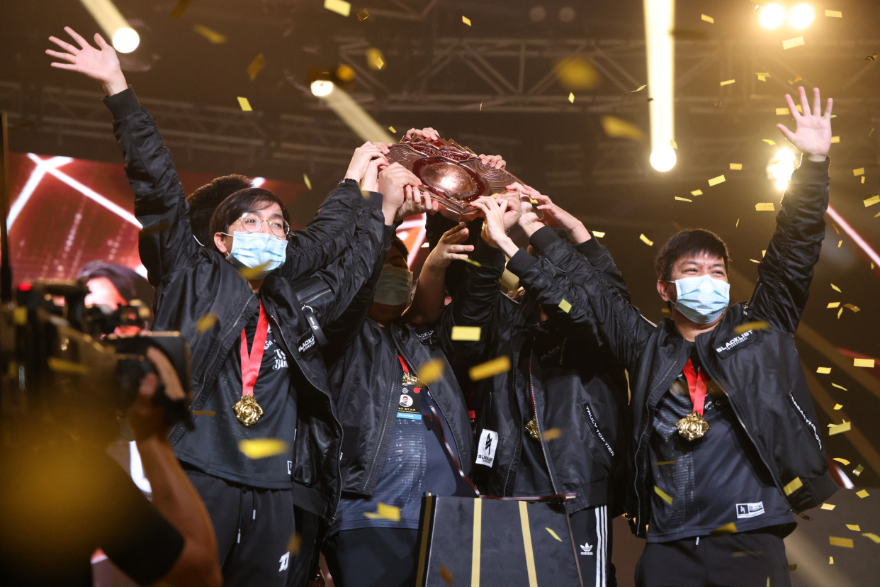 实况:豪强争夺壮观,比赛奏响胜负之歌 实况:豪强争夺壮观,比赛奏响胜负之歌