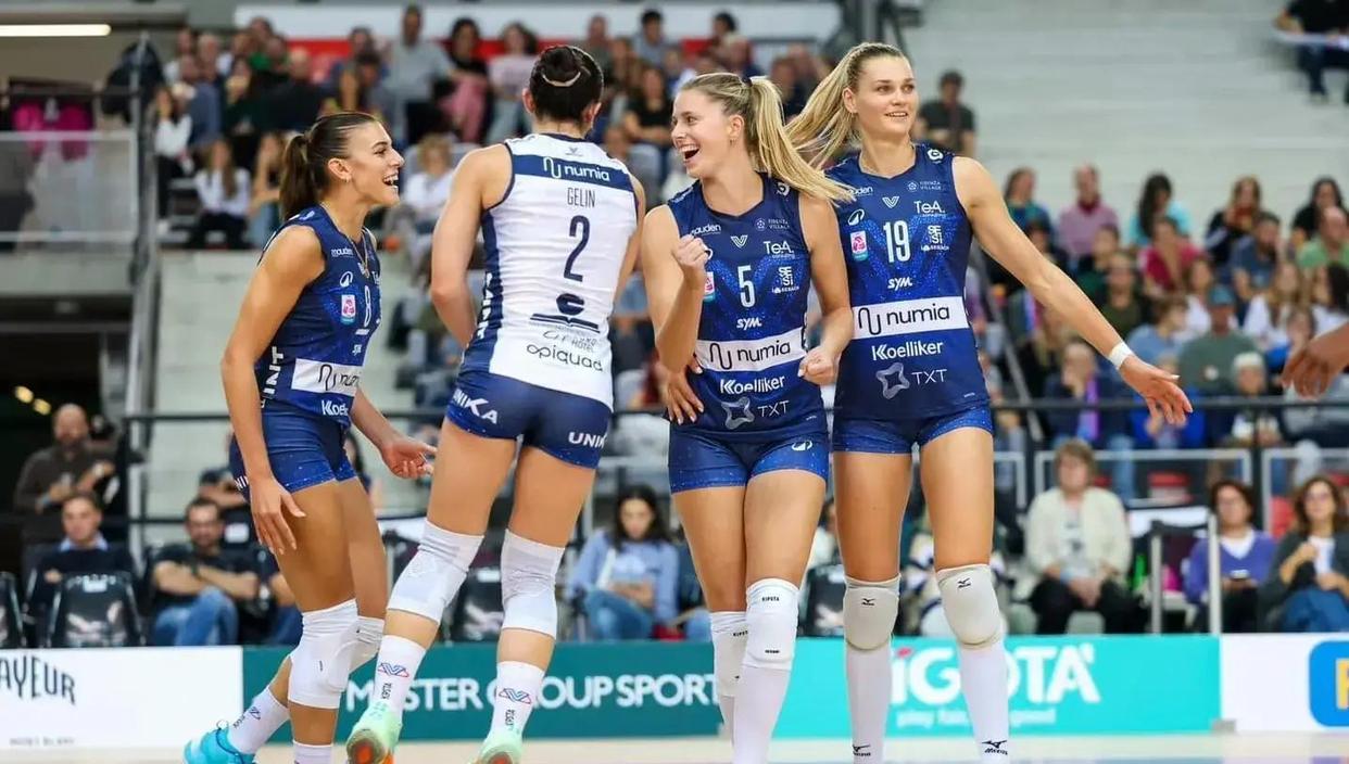 欧洲国家联赛半决战,各队为决赛激烈争夺 欧洲国家联赛半决战,各队为决赛激烈争夺