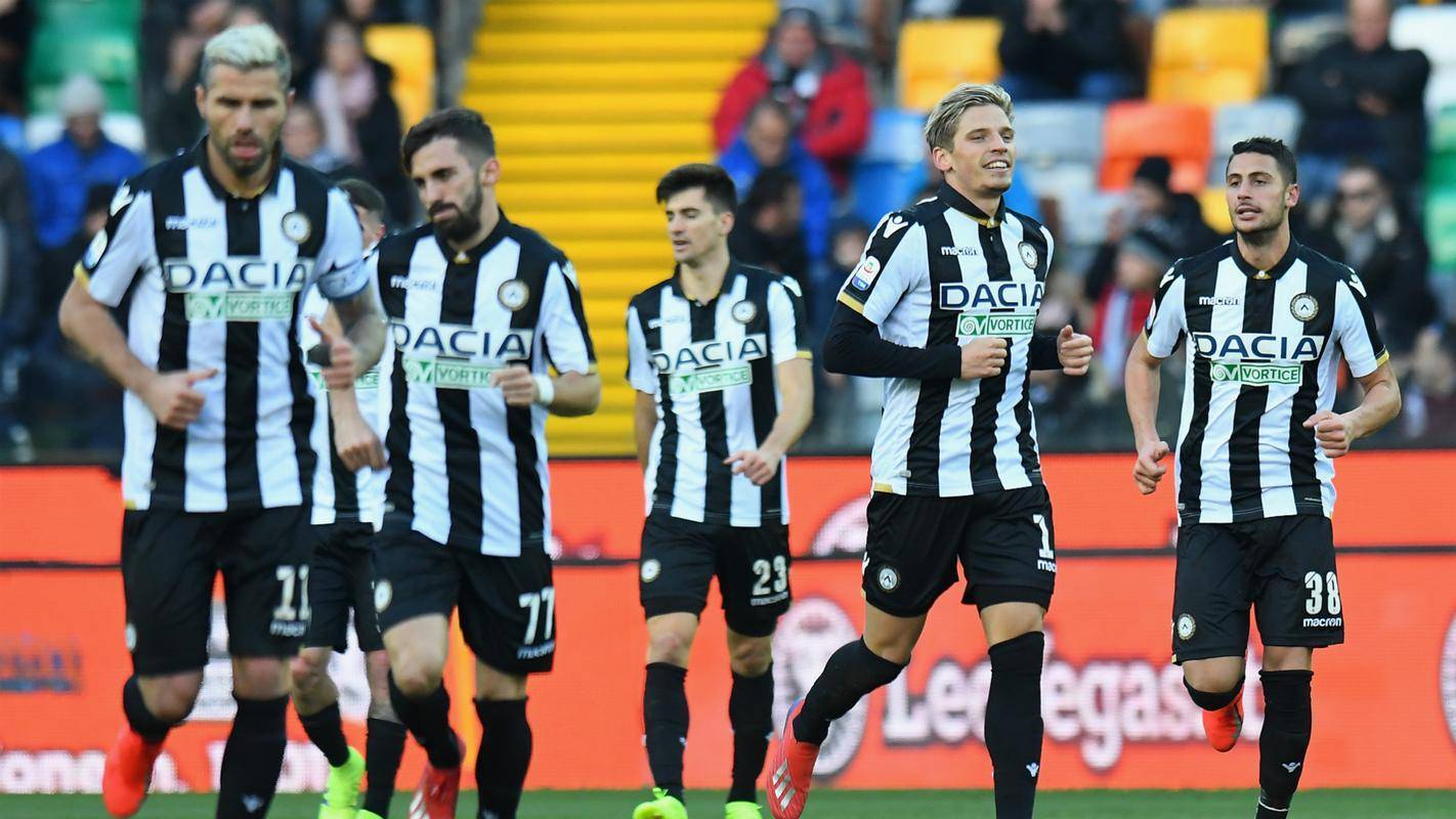 乌干达足球俱乐部在关键比赛中跻身前列 乌干达足球俱乐部在关键比赛中跻身前列