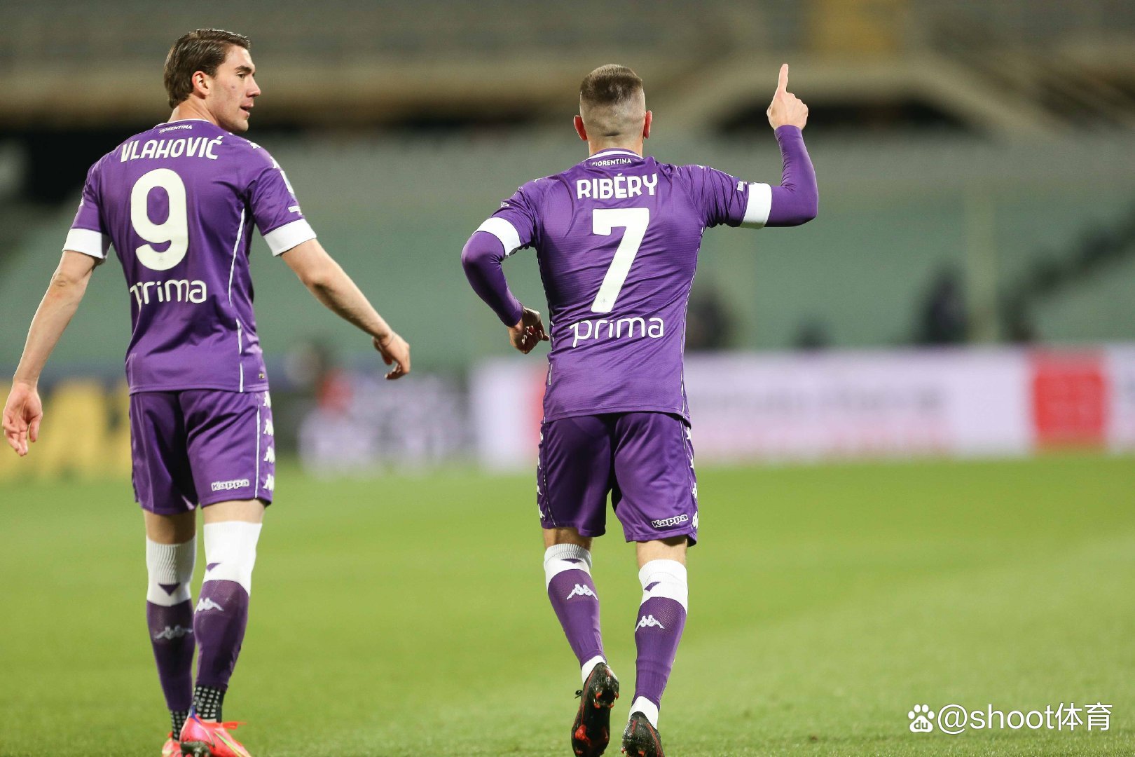 佛罗伦萨连胜不止,站上争冠之路 佛罗伦萨连胜不止,站上争冠之路