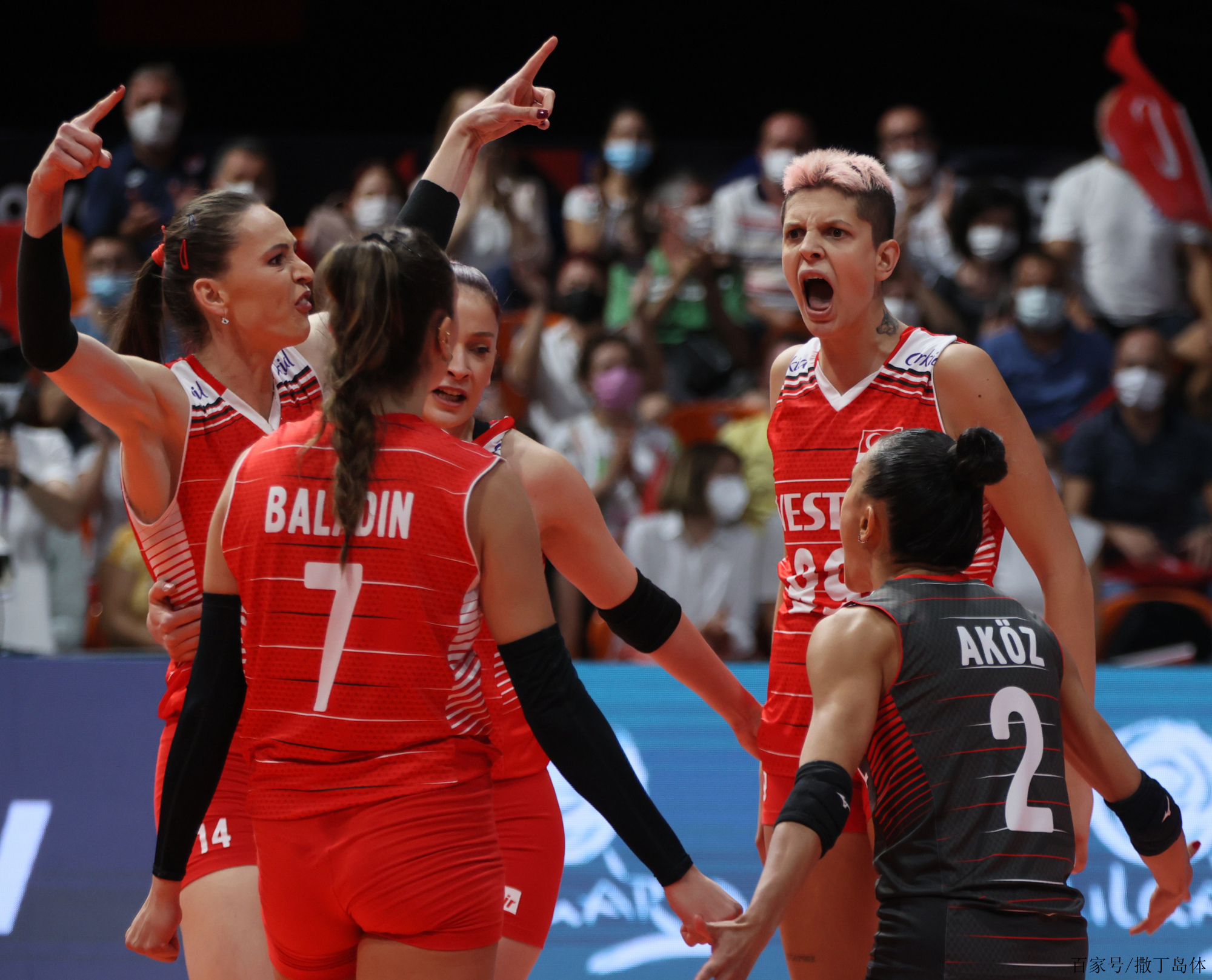 意大利横扫波兰占据小组榜首 意大利横扫波兰占据小组榜首