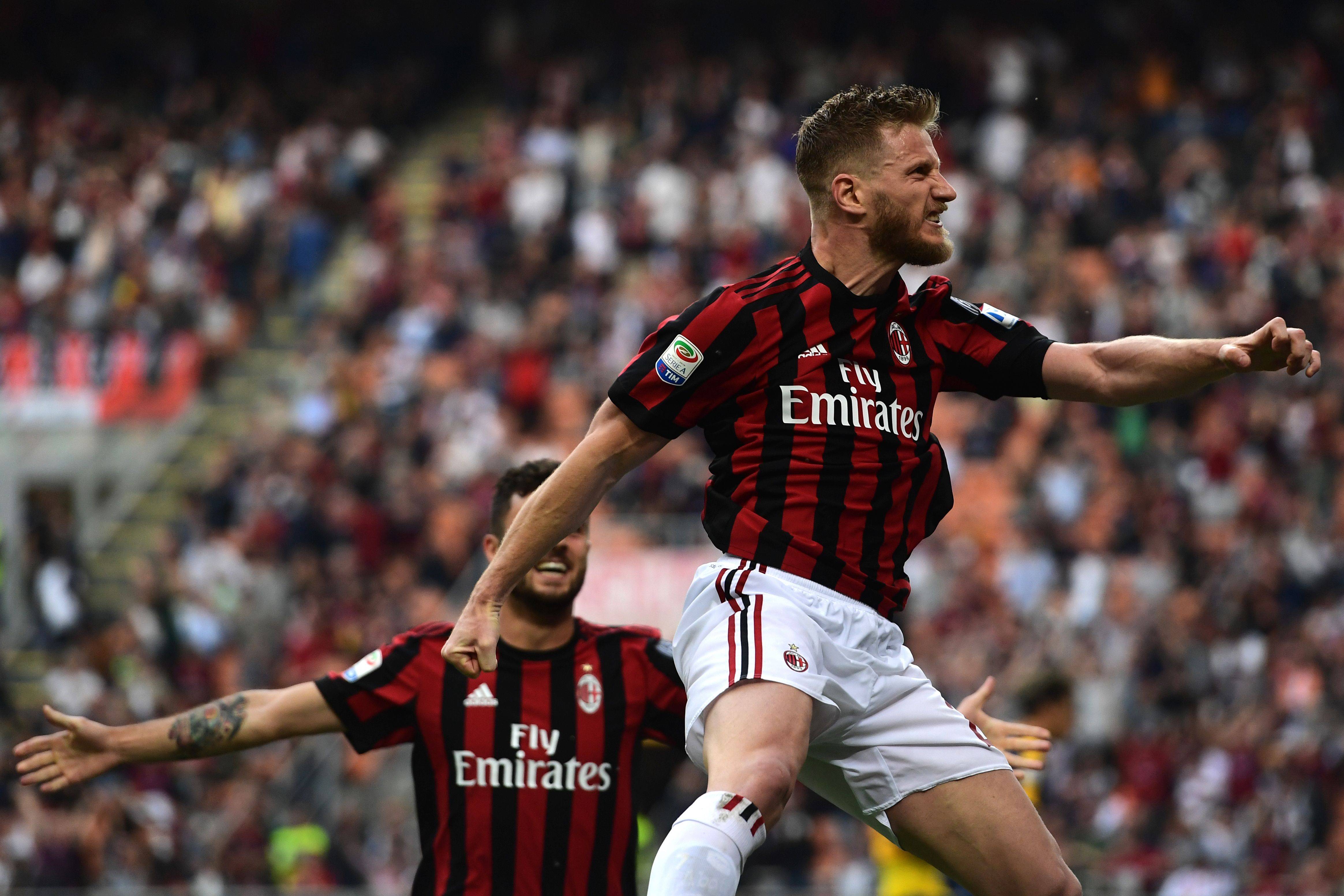 AC米兰客场挑战都灵,双方实力难分伯仲 AC米兰客场挑战都灵,双方实力难分伯仲