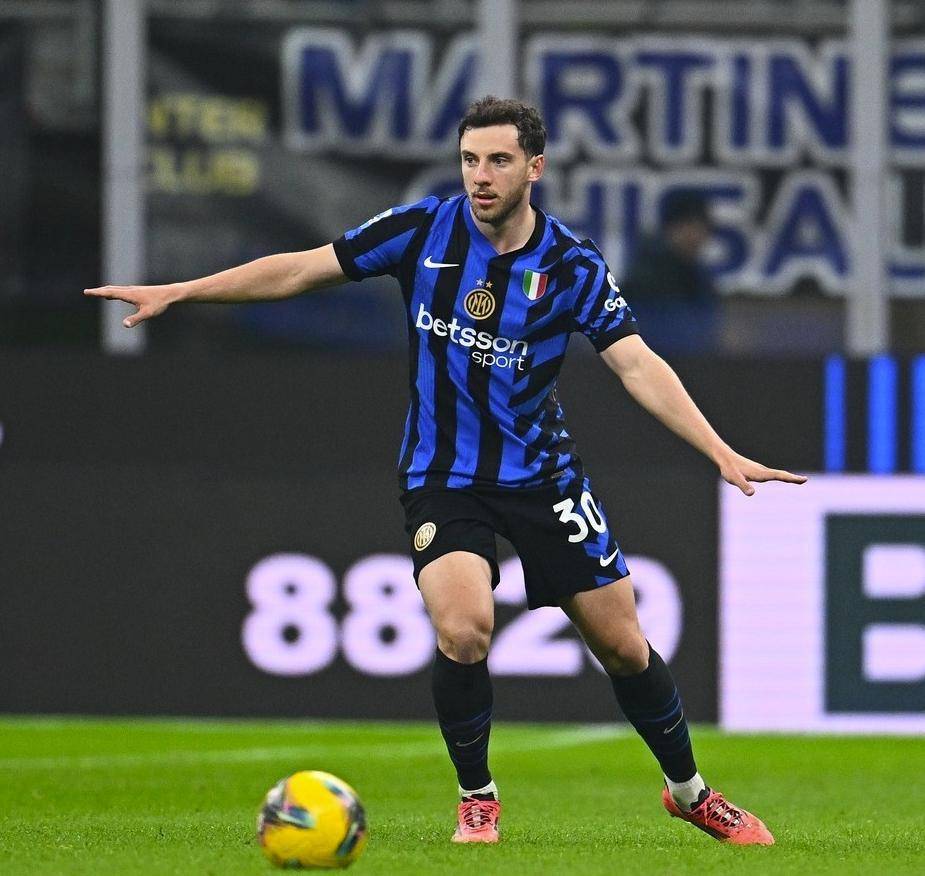 意甲比赛中的惊天一击,击溃对手取胜 意甲比赛中的惊天一击,击溃对手取胜