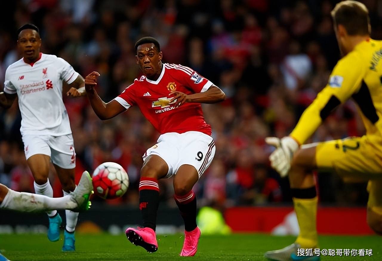 曼联主场战胜狼队,英超冠军形势稍有起色 曼联主场战胜狼队,英超冠军形势稍有起色